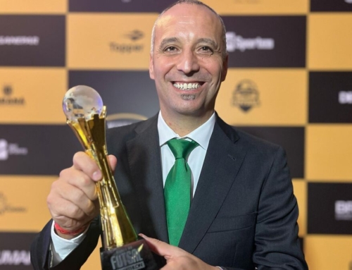 Antonio Vadillo recoge en Brasil el premio a mejor entrenador del mundo